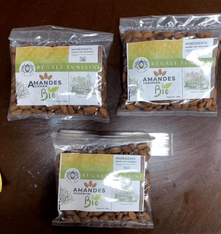 Raw Achaak almonds from Tunisia