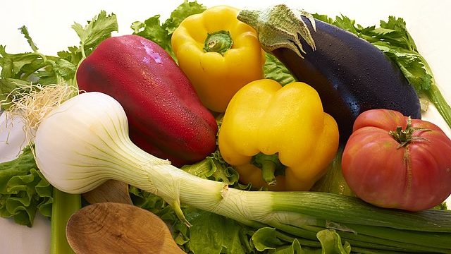 640px-Surtido_de_vegetales-e1680782920229 The volume of exports of Spanish fruit and vegetables to the EU falls