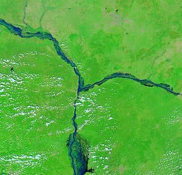 Aerial image of farmland at the confluence of Benue and Niger Rivers, Nigeria: Credit, Wikimedia Commons Farmland potential in Nigeria at confluence of Benue and Niger Rivers, Nigeria