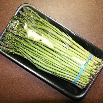 Green asparagus packaging in Canada: Credit, Wikimedia Commons Asparagus Canada